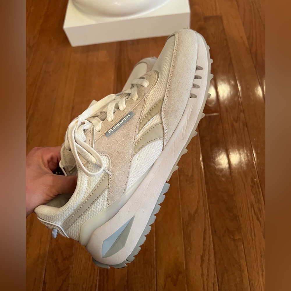 Reebok sneakers great condition - Picture 4 of 8